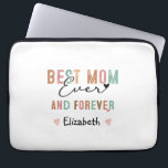 Housse Pour Ordinateur Portable Meilleure maman jamais rétro Script Super fête des<br><div class="desc">Un design moderne et mignon de "Meilleure maman éternelle et éternelle" sur un arrière - plan blanc.</div>