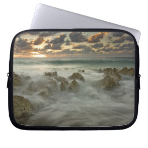 Housse Pour Ordinateur Portable Mer des Caraïbes, Îles Caïmans. Vagues déferlantes