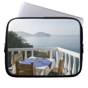 Housse Pour Ordinateur Portable Mexico, Guerrero, Zihuatanejo. Table de café sur