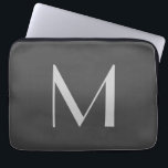 Housse Pour Ordinateur Portable Monogram Grey Modern Ajouter Votre Nom Initial<br><div class="desc">Découvrez nos modèles minimalistes modernes pour vous aider à concevoir votre produit professionnel parfait.</div>