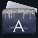 Housse Pour Ordinateur Portable Monogramme à étincelle de Parties scintillant en a<br><div class="desc">Marine Bleu et Argent Faux Dripping Parties scintillant Fille moderne et élégante et Coque de Monogramme Élégant étincelant. Ce coque peut être customisé pour inclure votre nom initial et prénom.</div>