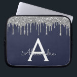 Housse Pour Ordinateur Portable Monogramme à étincelle de Parties scintillant en a<br><div class="desc">Marine Bleu et Argent Faux Dripping Parties scintillant Fille moderne et élégante et Coque de Monogramme Élégant étincelant. Ce coque peut être customisé pour inclure votre nom initial et prénom.</div>