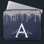 Housse Pour Ordinateur Portable Monogramme à étincelle de Parties scintillant en a<br><div class="desc">Marine Bleu et Argent Faux Dripping Parties scintillant Fille moderne et élégante et Coque de Monogramme Élégant étincelant. Ce coque peut être customisé pour inclure votre nom initial et prénom.</div>