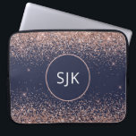 Housse Pour Ordinateur Portable Monogramme Blush Rose Rose Or Marine Parties scint<br><div class="desc">Blush Pink - Rose Gold et Marine Blue Faux Parties scintillant et Élégant Paraphe Monogrammed Initials Coque. Ce coque peut être customisé pour inclure votre nom initial et prénom.</div>