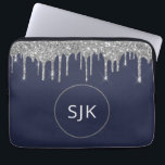 Housse Pour Ordinateur Portable Monogramme de Parties scintillant bleu marine en a<br><div class="desc">Parties scintillant personnalisée Argent et Marine Blue Faux et Élégant Coque des Initiales Monographiées. Ce coque peut être customisé pour inclure votre nom initial et prénom.</div>