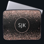 Housse Pour Ordinateur Portable Monogramme de Parties scintillant Noire Rose Rose<br><div class="desc">Blush Pink - Rose Gold et Black Faux Parties scintillant et Sparkle Elegant Monogrammed Initials Coque. Ce coque peut être customisé pour inclure votre nom initial et prénom.</div>