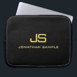Housse Pour Ordinateur Portable Monogramme de texte Gold Look Modèle noir initial<br><div class="desc">Monogramme personnalisé Original Black Faux Gold Texte Moderne Modèle 10 pouces Portable.</div>