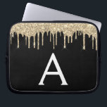 Housse Pour Ordinateur Portable Monogramme d'étincelle de Parties scintillant d'or<br><div class="desc">Black and Gold Faux Dripping Parties scintillant fille moderne et élégante et Coque de Monogramme élégant étincelant. Ce coque peut être customisé pour inclure votre nom initial et prénom.</div>