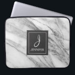 Housse Pour Ordinateur Portable Monogramme élégant en marbre d'argent<br><div class="desc">Marbre d'argent Faux Elégant Coque Monogramme. Ce coque peut être customisé pour inclure votre nom initial et votre nom complet.</div>