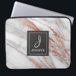 Housse Pour Ordinateur Portable Monogramme élégant en marbre doré rose<br><div class="desc">Coque Élégant Monogramme en marbre de Rose Rose Gold Faux. Ce coque peut être customisé pour inclure votre nom initial et votre nom complet.</div>