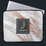 Housse Pour Ordinateur Portable Monogramme élégant en marbre doré rose<br><div class="desc">Coque Élégant Monogramme en marbre de Rose Rose Gold Faux. Ce coque peut être customisé pour inclure votre nom initial et votre nom complet.</div>