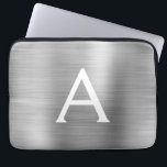 Housse Pour Ordinateur Portable Monogramme en acier inoxydable de luxe<br><div class="desc">Manche Monogramme Élégante En Acier Inoxydable Luxe Argent Faux. Cette manche peut être customisée pour inclure votre nom initial et prénom.</div>