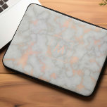 Housse Pour Ordinateur Portable Monogramme en marbre imprimé et or Rose<br><div class="desc">Marbre tendance et élégant et texture dorée design personnalisé.</div>