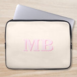 Housse Pour Ordinateur Portable Monogramme initial minimaliste moderne<br><div class="desc">Manche pour ordinateur portable Monogramme moderne bleu marine minimaliste. Créez votre propre coque portable personnalisé avec un nom initial personnalisé.</div>
