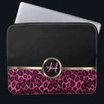 Housse Pour Ordinateur Portable Monogramme Léopard rose et noir aux accents or<br><div class="desc">Manche Électronique Ordinateur Portable. Doté d'un Poster de animal Léopard rose et noir avec des accents d'or avec une lettre monogramme et un nom prêt pour vous à personnaliser. ⭐ Ce Produit est 100% Personnalisable. Les graphiques et/ou le texte peuvent être ajoutés, supprimés, déplacés, redimensionnés, changés autour, tournés, etc... ......</div>