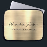 Housse Pour Ordinateur Portable Monogramme métal professionnel Or<br><div class="desc">Moderne Gold Girly Make Up and Hair Beauty Salon Faux Metallic Stainless Elegant Monogramme Promotionnel Portable Bag or Sleeve Promotional (promo) publicité Coque. Ce coque informatique professionnel professionnel de classe peut être customisé pour inclure votre nom de signature de script monogrammé et le titre de la profession ou du poste....</div>