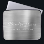 Housse Pour Ordinateur Portable Monogramme métallique professionnel Silver<br><div class="desc">Moderne Silver Girly Make Up and Hair Beauty Salon Faux Metallic Stainless Elegant Monogramme Promotionnel Portable Bag or Sleeve Promotional (promo) publicité Coque. Ce coque informatique professionnel professionnel de classe peut être customisé pour inclure votre nom de signature de script monogrammé et le titre de la profession ou du poste....</div>