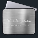 Housse Pour Ordinateur Portable Monogramme métallique professionnel Silver<br><div class="desc">Moderne Silver Girly Make Up and Hair Beauty Salon Faux Metallic Stainless Elegant Monogramme Promotionnel Portable Bag or Sleeve Promotional (promo) publicité Coque. Ce coque informatique professionnel professionnel de classe peut être customisé pour inclure votre nom de signature de script monogrammé et le titre de la profession ou du poste....</div>