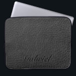 Housse Pour Ordinateur Portable Monogramme noir en cuir de renard usé<br><div class="desc">Elégant look en cuir renard usé avec monogramme personnalisable et optionnel. Disponible sur de nombreux produits et peut être demandé sur tous les produits proposés par Zazzle.</div>
