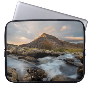 Housse Pour Ordinateur Portable MONTAGNE Brown PRÈS DU CORPS D'EAU SOUS LE CIEL N