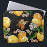 Housse Pour Ordinateur Portable Motif à papillon floral citron moderne<br><div class="desc">Ce design moderne présente un motif sur des citrons avec des fleurs et des papillons #citrons #citrons #citrons #papillons #électroniques #laptopcases #ordinateur portable #laptopsleeves #bureau #école #maison #travail #cadeaux #cadeaux #mode #style #tendance #tendance #tendance</div>
