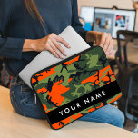 Housse Pour Ordinateur Portable Motif Camouflage orange, Votre nom, Personnaliser<br><div class="desc">Motif camouflage élégant,  élégant et sophistiqué dans les couleurs orange et verte. Un cadeau moderne et branché,  parfait pour les amoureux militaires de votre vie. Personnalisez en ajoutant votre nom,  votre pseudonyme,  votre monogramme ou vos initiales.</div>
