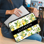 Housse Pour Ordinateur Portable Motif citron, Fleurs de citron, Feuilles, Votre No<br><div class="desc">Motif élégante,  élégante et raffinée avec citrons,  fleurs et feuilles. Un cadeau moderne et tendance,  parfait pour les amoureux des fruits de votre vie. Personnalisez en ajoutant votre nom,  votre pseudonyme,  votre monogramme ou vos initiales.</div>