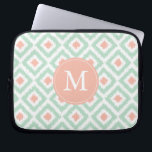 Housse Pour Ordinateur Portable Motif de corail en bon état décoré d'un monogramme<br><div class="desc">Des caractéristiques de conception élégantes et chics un motif coloré et à la mode d'ikat de diamants et peuvent être personnalisées avec votre monogramme,  initiale,  nom,  ou n'importe quel texte de votre choix pour un cadeau fait sur commande parfait !</div>