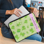 Housse Pour Ordinateur Portable Motif de grenouille, Grenouille verte, Prince de g<br><div class="desc">Motif mignon,  amusant et adorable avec des grenouilles vertes. Un cadeau moderne et tendance,  parfait pour les amateurs de grenouilles dans votre vie. Personnalisez en ajoutant votre nom,  votre pseudonyme,  votre monogramme ou vos initiales.</div>