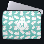 Housse Pour Ordinateur Portable Motif lapin mou sur Monogramme Turquoise<br><div class="desc">Adorable motif lapin blanc sur turquoise (vous pouvez customiser la couleur arrière - plan)</div>