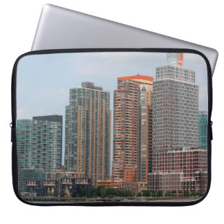 Housse Pour Ordinateur Portable NEW YORK - 5 JUILLET 2015 : Long Island City water