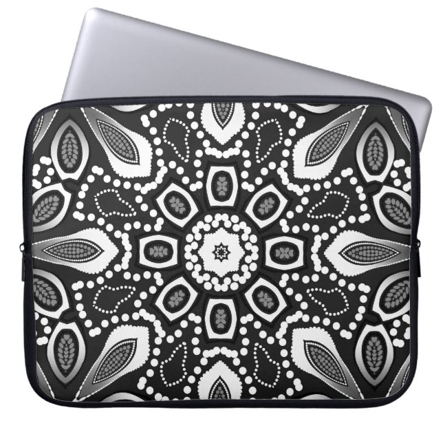 Housse Pour Ordinateur Portable Noir et blanc géométrique Mandala Tribal Energy (Devant)