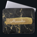 Housse Pour Ordinateur Portable Noir et marbre avec la feuille d'or et les parties<br><div class="desc">Noir et marbre avec le cas élégant de nom de monogramme de feuille d'or et de parties scintillantes. Ce cas peut être customisé pour inclure votre prénom.</div>