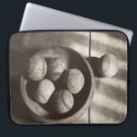 Housse Pour Ordinateur Portable Nostalgie du baseball - Baseballs<br><div class="desc">"Baseball Nostalgia II" de Judy B. Messer. Il présente une photo sépia de plusieurs balles de baseball.</div>
