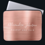 Housse Pour Ordinateur Portable Or rose - Blush Pink Metallo Business<br><div class="desc">Or Rose moderne - Blush Pink Girly Make Up and Hair Beauty Salon Faux Metallic Stainless Elegant Monogramme Promotionnel Portable Bag or Sleeve Promotional (promo) Coque publicitaire. Ce coque informatique professionnel professionnel de classe peut être customisé pour inclure votre nom de signature de script monogrammé et le titre de la...</div>
