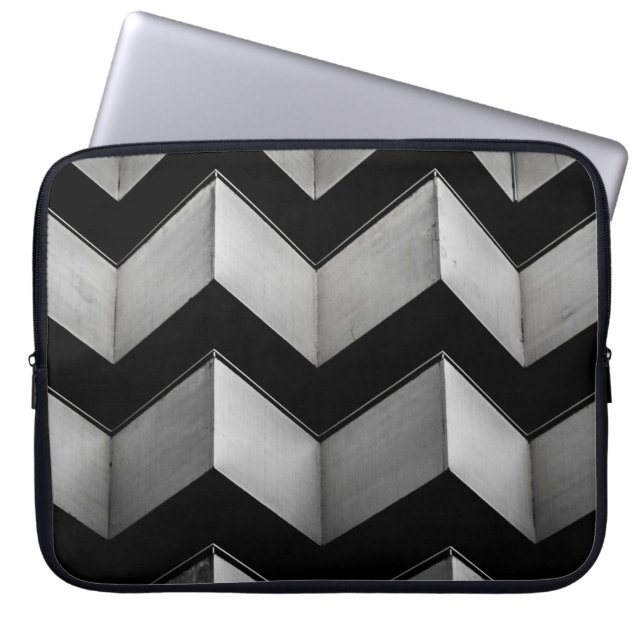 HOUSSE POUR ORDINATEUR PORTABLE PAPIER NOIR ET BLANC CHEVRON (Devant)