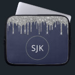 Housse Pour Ordinateur Portable Parties scintillant à goutte en argent bleu Faux N<br><div class="desc">Argent et Marine Bleu Faux Parties scintillant à goutte et Éclairer Élégant Monogramme Initiales Coque. Ce coque peut être customisé pour inclure votre nom initial et prénom.</div>