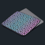 Housse Pour Ordinateur Portable Parties scintillant colorée et Motif géométrique n<br><div class="desc">Elégant noir moderne motif géométrique sur parties scintillant en bleu rose et violet.</div>