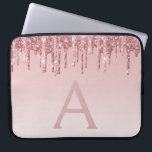 Housse Pour Ordinateur Portable Parties scintillant d'or rose Girly gouttes Monogr<br><div class="desc">Blush Pink - Rose Gold Faux Dripping Parties scintillant (Drips) et Élégant Monogram Ordinateur portable Coque. Ce coque monogrammé peut être customisé pour inclure votre nom initial et prénom.</div>