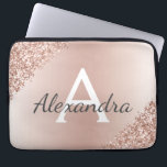 Housse Pour Ordinateur Portable Parties scintillant métallique rose rose vierge Mo<br><div class="desc">Parties scintillant en métal rose et  en métal brillant et Coque Monogramme moderne et élégant. Ce coque peut être customisé pour inclure votre nom initial et prénom et fait un grand cadeau de Noël ou de 16 Anniversaire doux.</div>