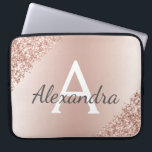 Housse Pour Ordinateur Portable Parties scintillant métallique rose rose vierge Mo<br><div class="desc">Parties scintillant en métal rose et  en métal brillant et Coque Monogramme moderne et élégant. Ce coque peut être customisé pour inclure votre nom initial et prénom et fait un grand cadeau de Noël ou de 16 Anniversaire doux.</div>