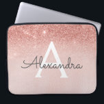 Housse Pour Ordinateur Portable Parties scintillant or Rose Glam et Monogramme éti<br><div class="desc">Glam Rose Gold Ombre Faux Parties scintillant et Sparkle Moderne et élégant Coque Monogram. Ce coque peut être customisé pour inclure votre nom initial et prénom.</div>