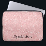 Housse Pour Ordinateur Portable Parties scintillant rose élégante personnalisée<br><div class="desc">Ce coque portable girly personnalisé a votre nom en texte noir sur un bel arrière - plan parties scintillant rose. Customisez le coque portable avec le nom de votre choix pour que quelqu'un se sente spécial. Fait un cadeau amusant pour les anniversaires ou pour Noël, et parfait pour le retour...</div>
