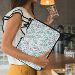 Housse Pour Ordinateur Portable Pastel aquarelle branches pourpre et vert<br><div class="desc">Joli et tendance feuillage pourpre et vert. Illustration botanique d'aquarelle mignonne et moderne motif avec branches pastel violet et vert.</div>