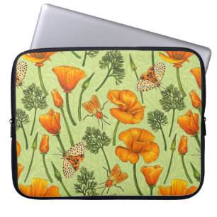 Housse Pour Ordinateur Portable Pavot de Californie et papillons de nuit sur la ro