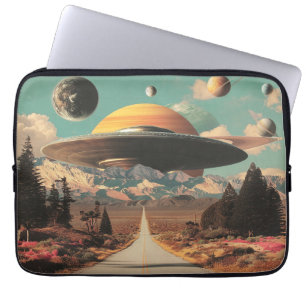 Housse Pour Ordinateur Portable Paysage surréaliste avec route, OVNI et Saturne