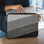 Housse Pour Ordinateur Portable Personnalisé Chic foncé Moyen clair Gris Gris Gris<br><div class="desc">Gardez votre nouvel appareil électronique à l'abri des coups et des égratignures grâce à cette protection moderne et élégante, noir, moyen foncé et gris clair, bande d'eau de poche portable néoprène résistant à l'eau avec fermeture éclair. Avec place pour customiser avec le nom, monogramme ou initiales de votre choix. Belle...</div>