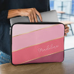 Housse Pour Ordinateur Portable Personnalisé Pastel Rose Blush Dusty rose rayé Art<br><div class="desc">Gardez votre nouvel appareil électronique à l'abri des coups et des égratignures grâce à cette élégante pochette d'ordinateur portable en néoprène rayé couleur rose vif, avec fermeture éclair. Avec place pour customiser avec le nom, monogramme ou initiales de votre choix. Belle couverture moderne et cool pour le branché branché branché...</div>