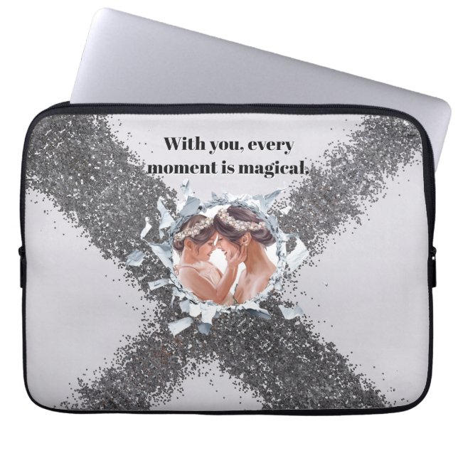 HOUSSE POUR ORDINATEUR PORTABLE PERSONNALISER LE TEXTE ET L'IMAGE  (Devant)