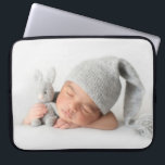 Housse Pour Ordinateur Portable Photo Customisée photo personnelle moderne<br><div class="desc">Créez votre propre pochette photo portable préférée. Cela fait un grand cadeau pour la fête des mères,  la fête des pères,  la fête des grands-parents,  Noël,  anniversaire.</div>